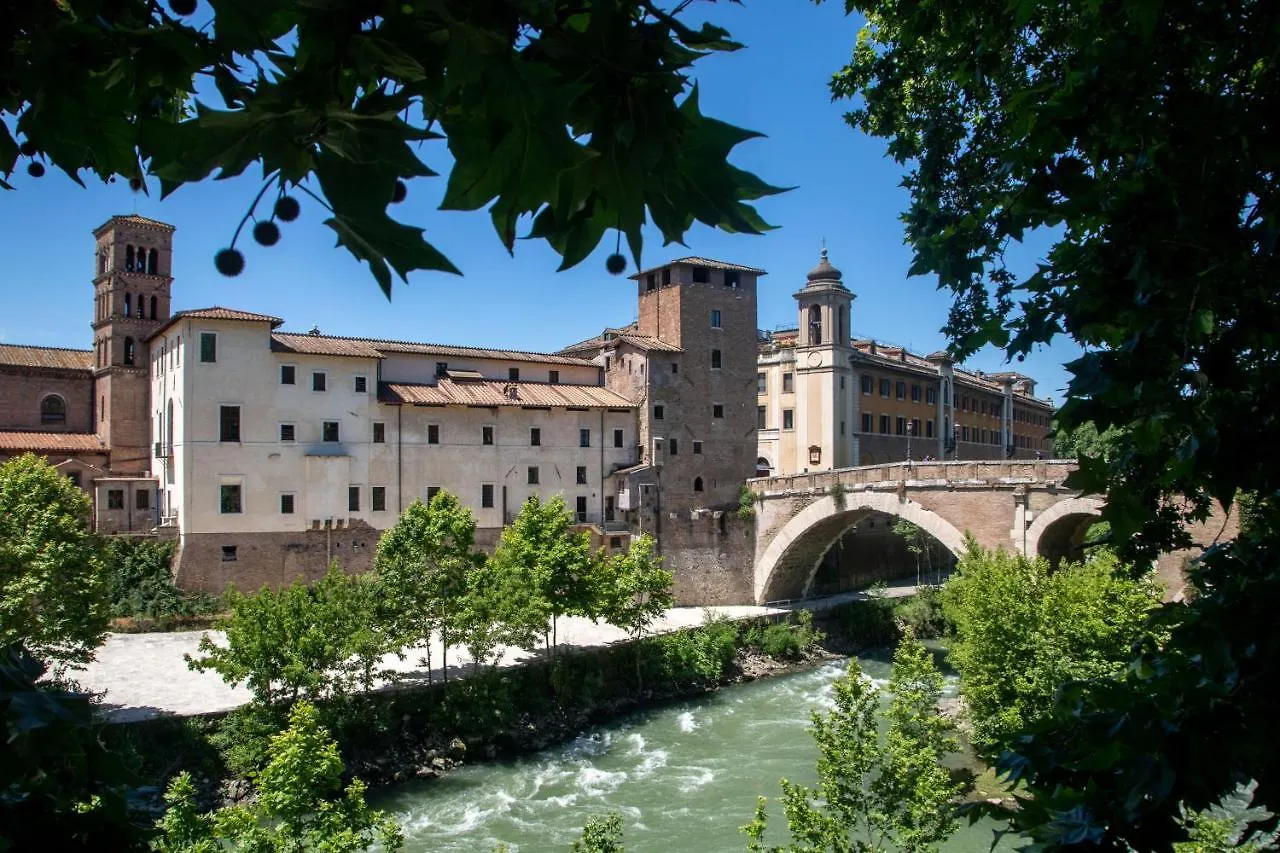 Sant'Ambrogio 7 Villa Rome 0*,  Italy